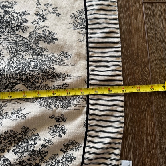 Waverly Garden Room Black and White Toile Print Tablecloth - Picture 7 of 10